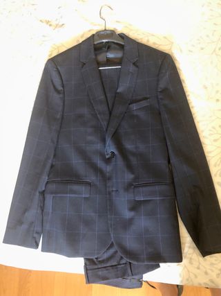 Traje azul marino cuadros Mango.