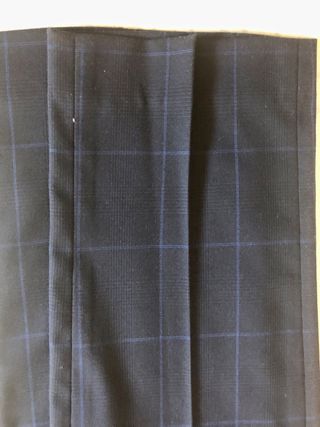 Traje azul marino cuadros Mango.