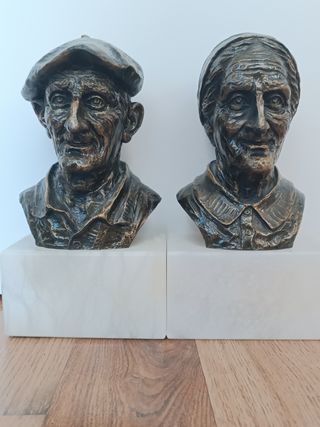 Bustos de bronce sobre peana de marmol