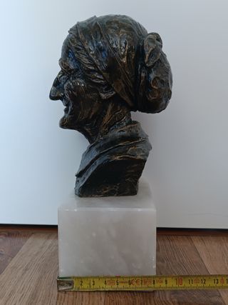 Bustos de bronce sobre peana de marmol