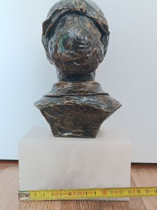 Bustos de bronce sobre peana de marmol