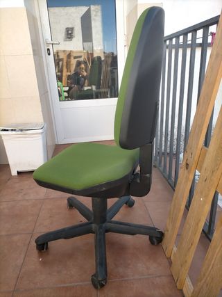 Silla de escritorio ajustable