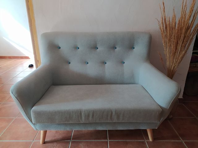 Sofá azul cielo