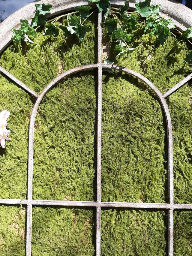 ESPEJO SIN CRISTALES CON FORMA DE VENTANA ANTIGUA