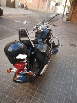 SUZUKI INTRUDER 800