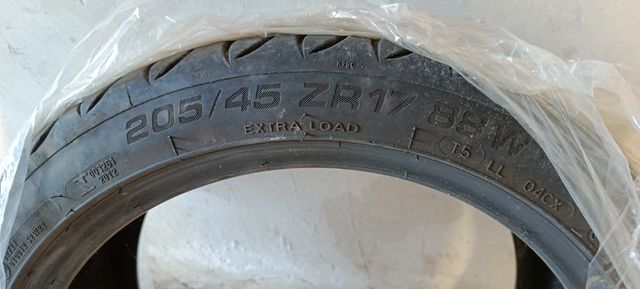 Pneumatico da 17 pollici marca RIKEN