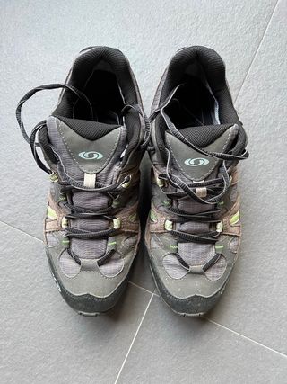 Botas de monte de goretex. Salomon talla 42