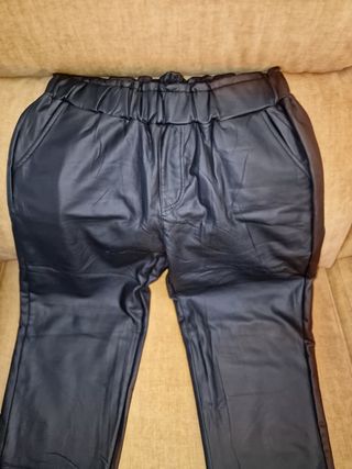 pantalon cuero 2 bolsillos delanteros