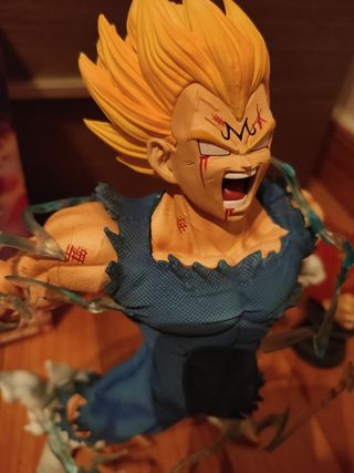 Figura dragón ball vegeta