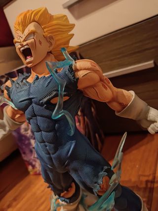 Figura dragón ball vegeta