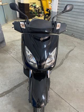Yamaha xmax 125