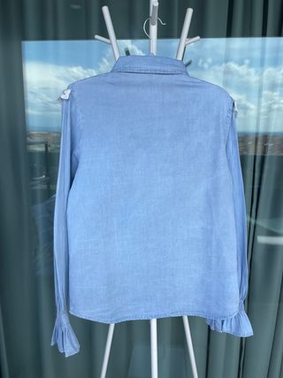 CAMISA CON DETALLE DE ENCAJE