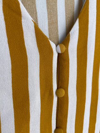 CAMISA DE RAYAS AMARILLAS Y BLANCAS