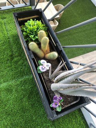 Jardinera madera hecha a mano