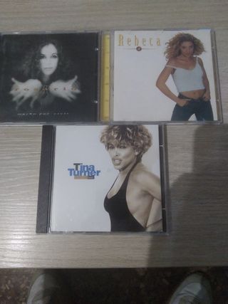 CDS variados a 2 euros unidad