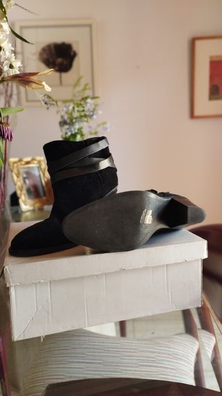 Botines piel vuelta