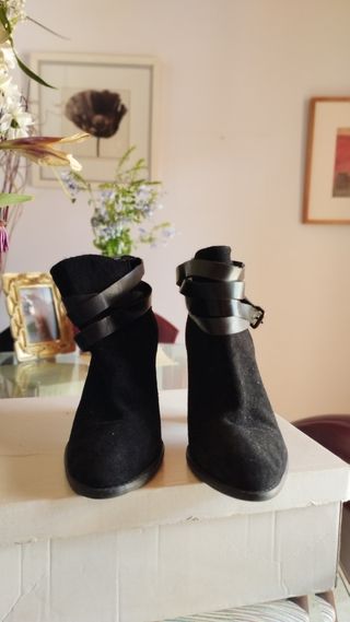 Botines piel vuelta