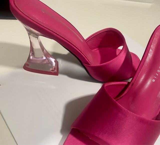 sandalias color fusia