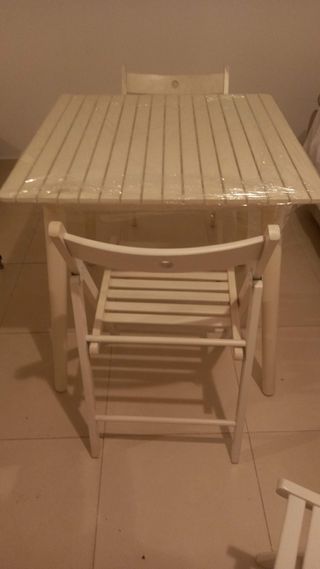 Mesa de terraza y 3 sillas