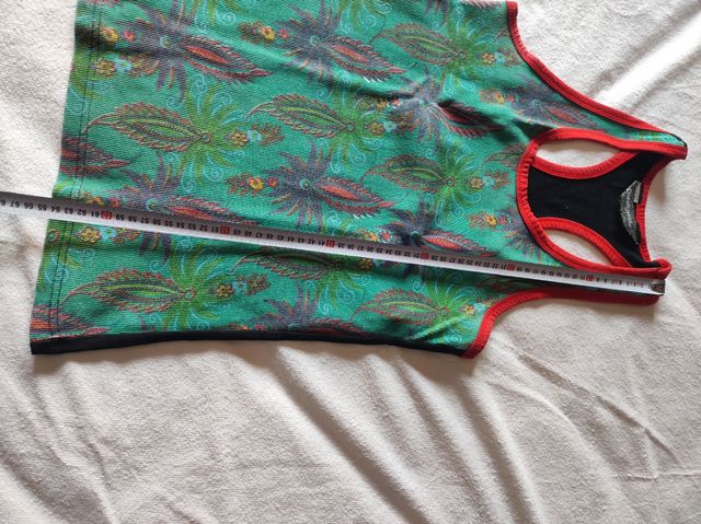 Camiseta tirantes. Desigual