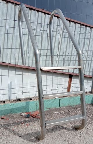 Escalera acero inoxidable para piscina