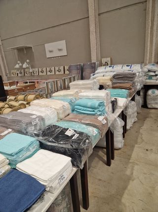 Ropa de cama y toallas nuevo a estrenar