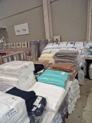 Ropa de cama y toallas nuevo a estrenar