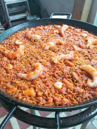 paellas y todo tipo de comidas por encargo