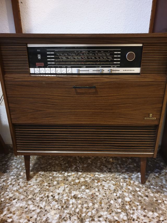 Radio marca GRUNDIG ,