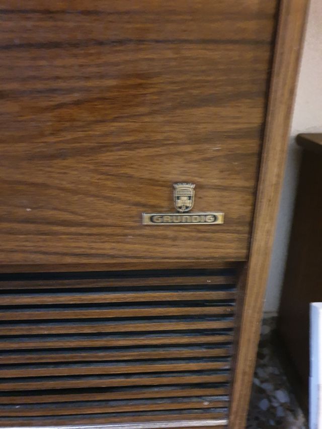 Radio marca GRUNDIG ,
