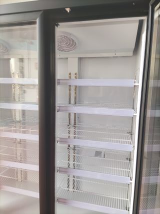 VITRINA MURAL TRES PUERTAS FRIGORIFICS