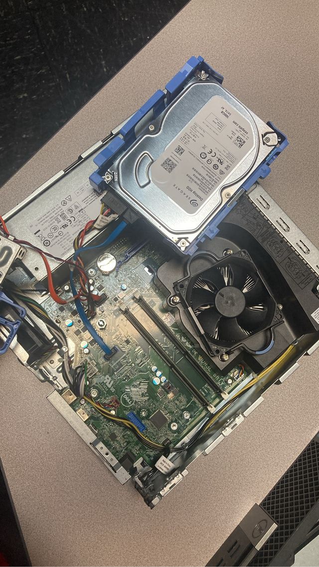 Ordenador de Sobremesa Dell Optiplex 3040