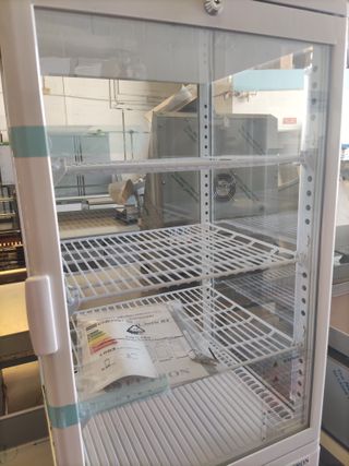 VITRINA REFRIGERADA SOBREMESA