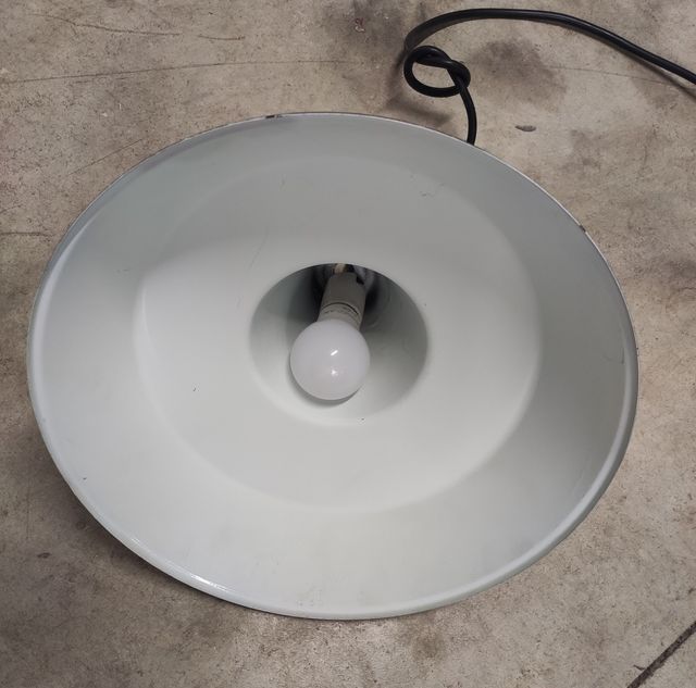 Lampada a sospensione in smalto nero