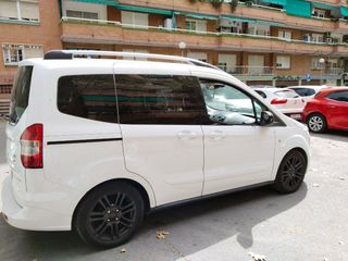 Ford Tourneo Courier 2016