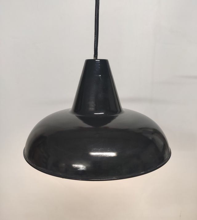 lampada a sospensione, smalto nero