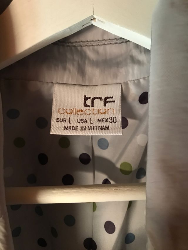 Chaqueta gris plata Zara TRF talla L