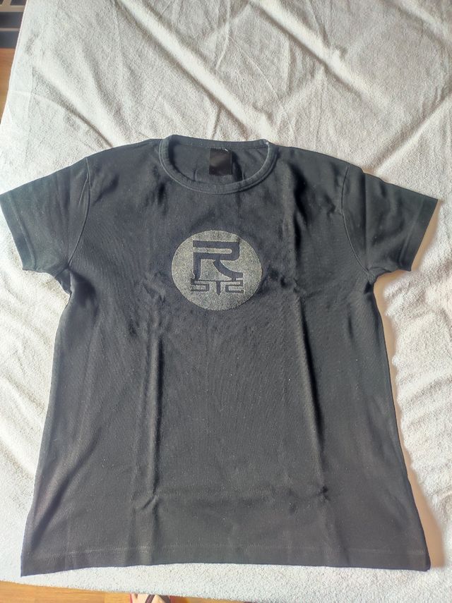 Camiseta negra elástica. RG512. Talla L