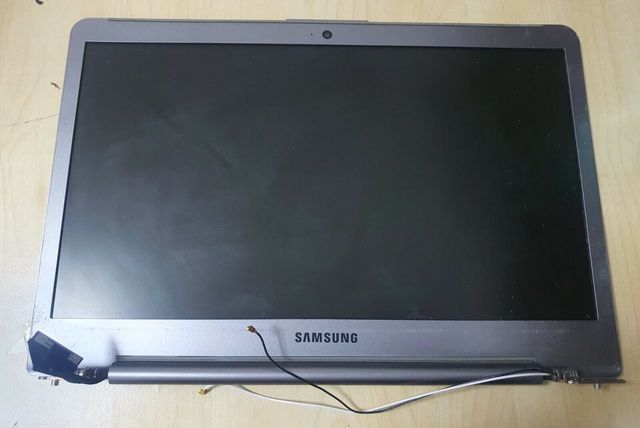 CARCASA SUPERIOR PANTALLA SAMSUNG NP530U4B