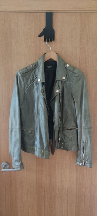 Cazadora cuero Stradivarius 