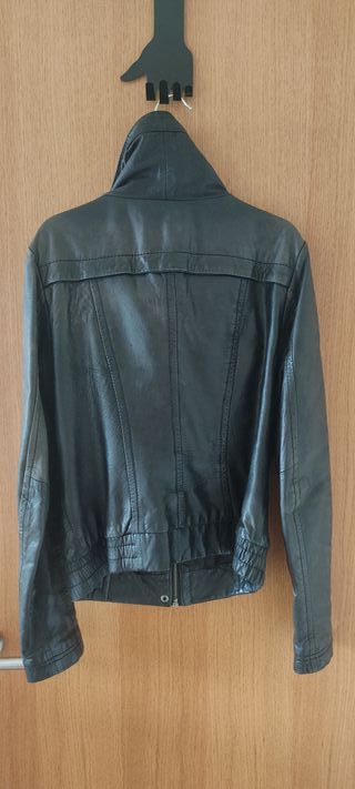 Cazadora cuero Stradivarius