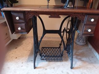 Máquina de coser antigua