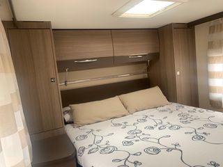 Autocaravana challenger genesis 388eb (cama isla)