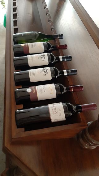 MUEBLE EXPOSITOR VINOS Y DERIVADOS