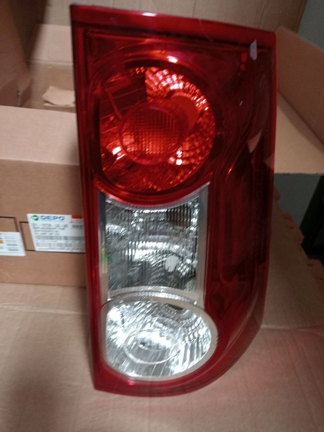 Piloto Coche DACIA LOGAN WAGON Trasero Derecho