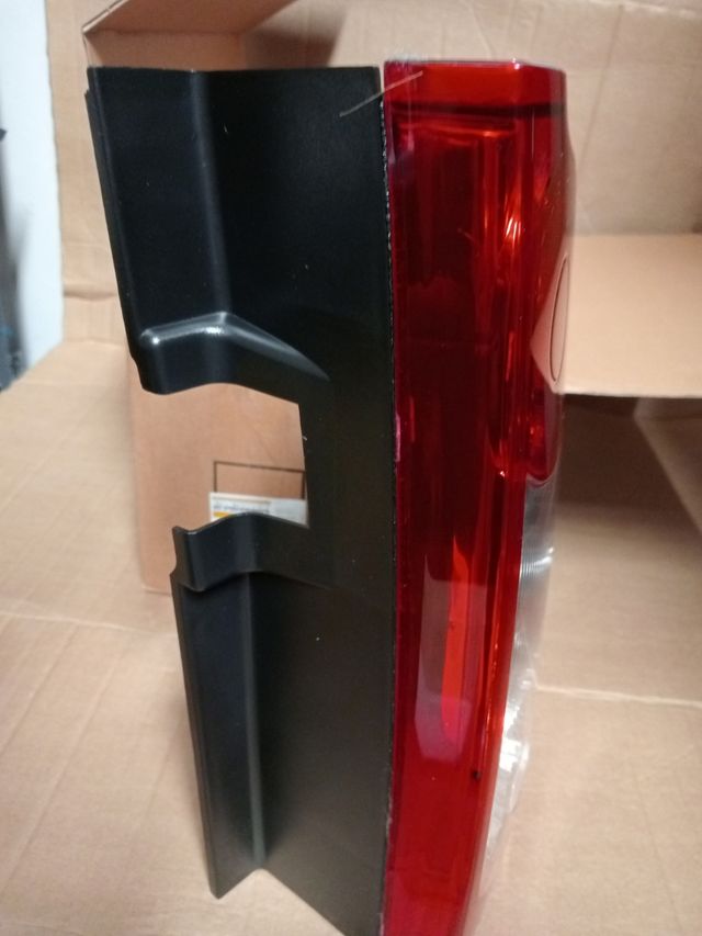 Piloto Coche DACIA LOGAN WAGON Trasero Derecho