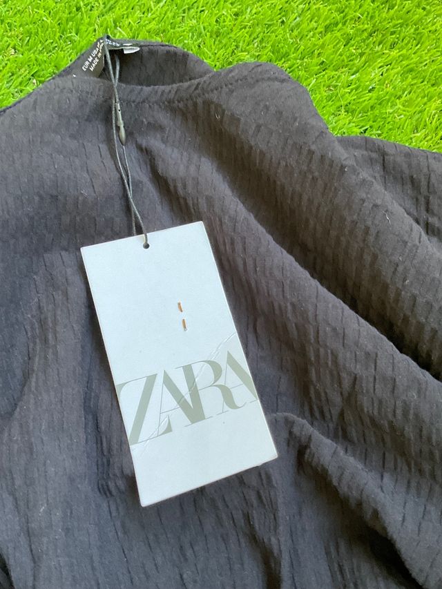 Blusa negra Zara