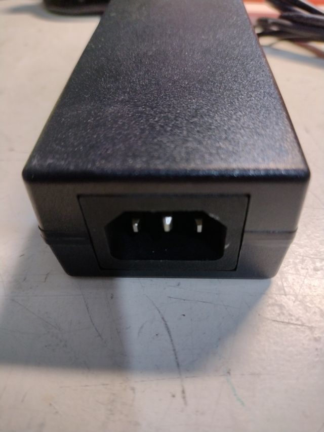 Fuente alimentación 24v 2.5a