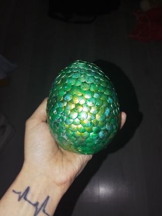 Huevos de dragón hechos a manos