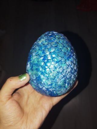 Huevos de dragón hechos a manos